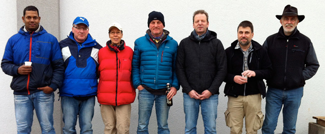 Die Gesamtsieger der Winterrunde 2014/15 von li. nach re.: Rajakumar Vallipuram (1.), Joachim Engisch (2.), Petra Fechner (3.), Rainer Bohner (4.), Holger Denzinger (5., fehlt auf dem Foto), Thomas Brinkmann (6.), Frank Naumann (7.), Ralf Bauer (8.)